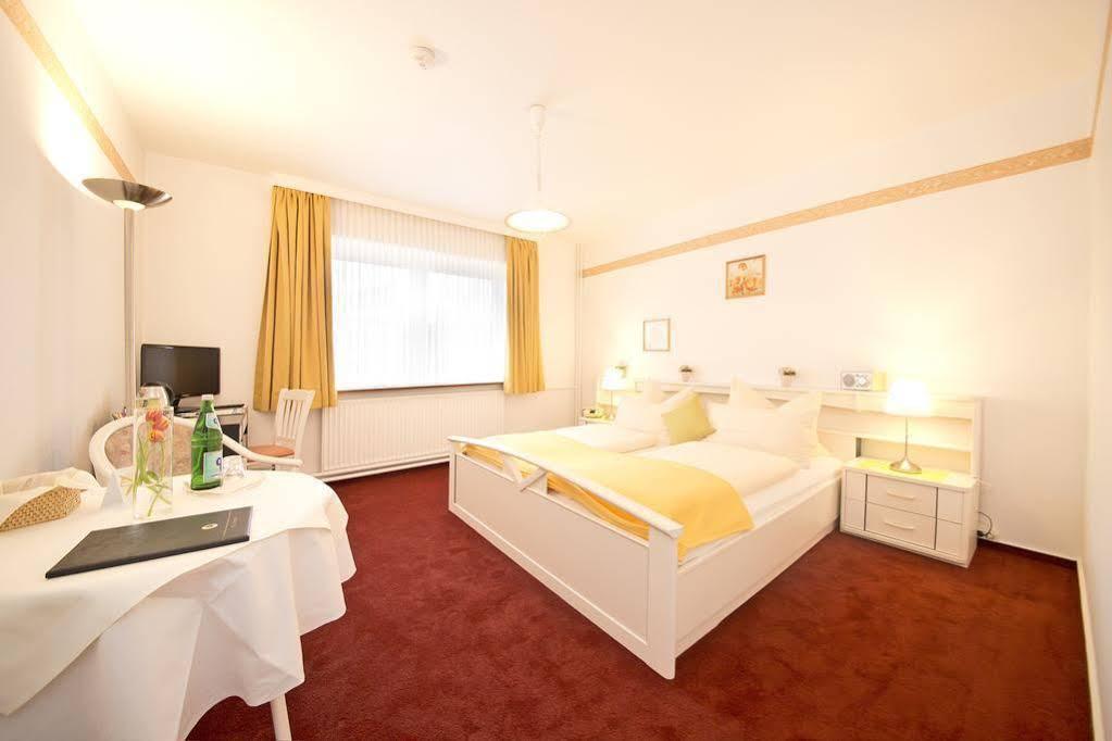 Hotel Diekseequell Superior Am Dieksee Malente Buitenkant foto